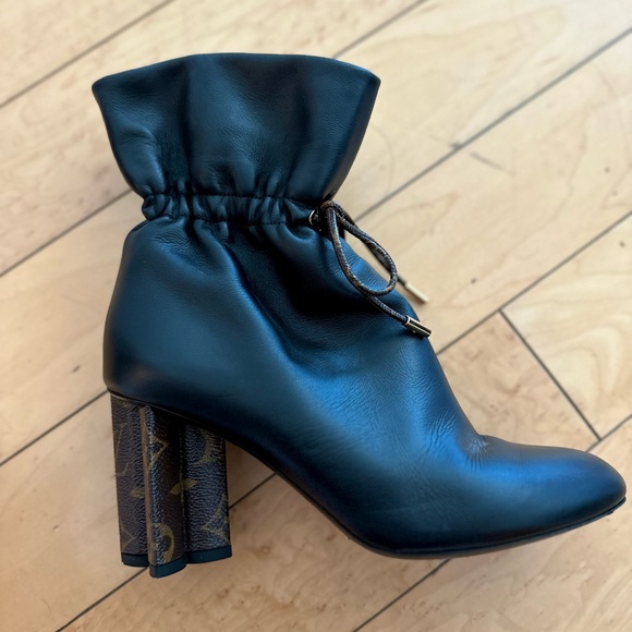 Louis Vuitton Limited Edition | 7.5 | Ankle Bootie - Picture 1 of 2